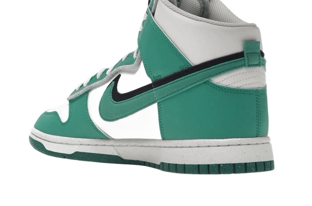 Dunk High SE Stadium Green - DO9775-001