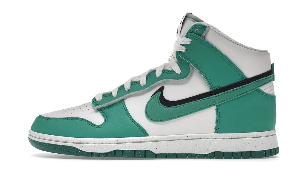 Dunk High SE Stadium Green - DO9775-001